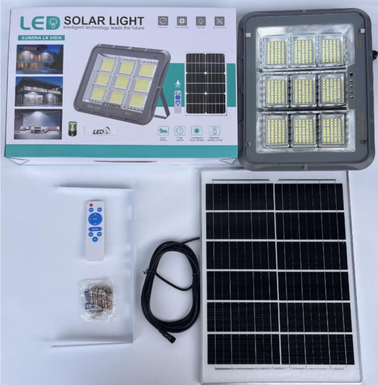 Reflector con panel solar 800 Watts incluye control