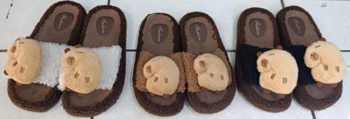 Pantufla capibara modelo unisex talla 36-41