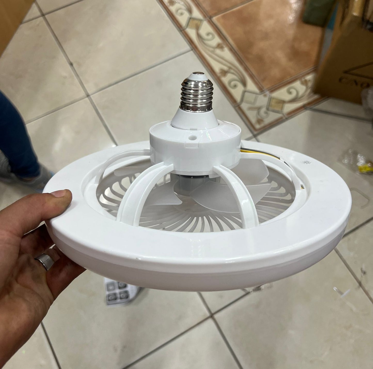 Foco ventilador con control tres tipos de luz silencioso