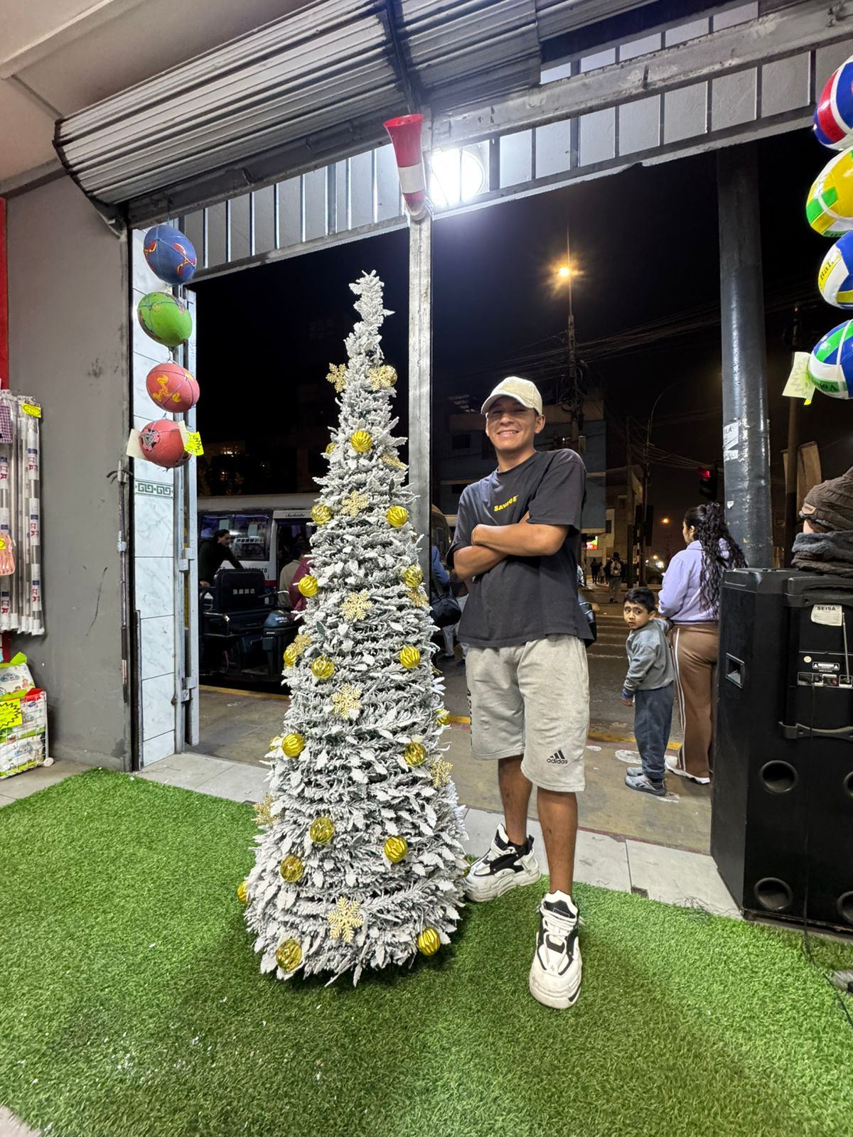Árbol auto armable de navidad listo para usar con efecto nieve 1.80m