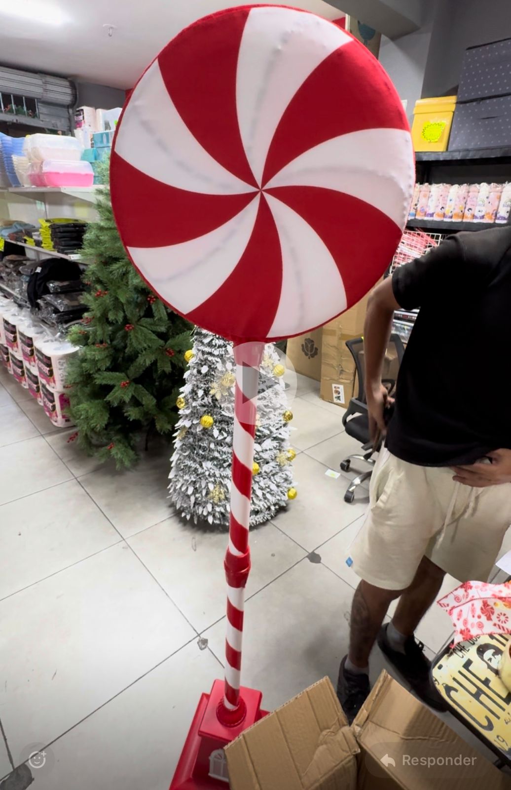 Faro navideño caramelo circular con luces y control 1.65m