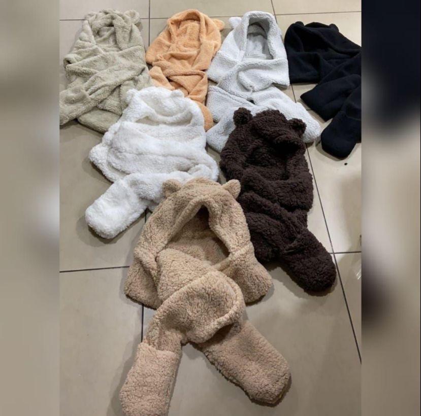 Gorro con orejas bufanda y guantes 3 en 1