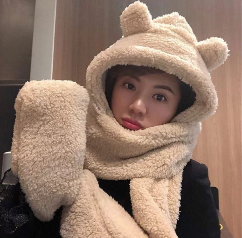 Gorro con orejas bufanda y guantes 3 en 1