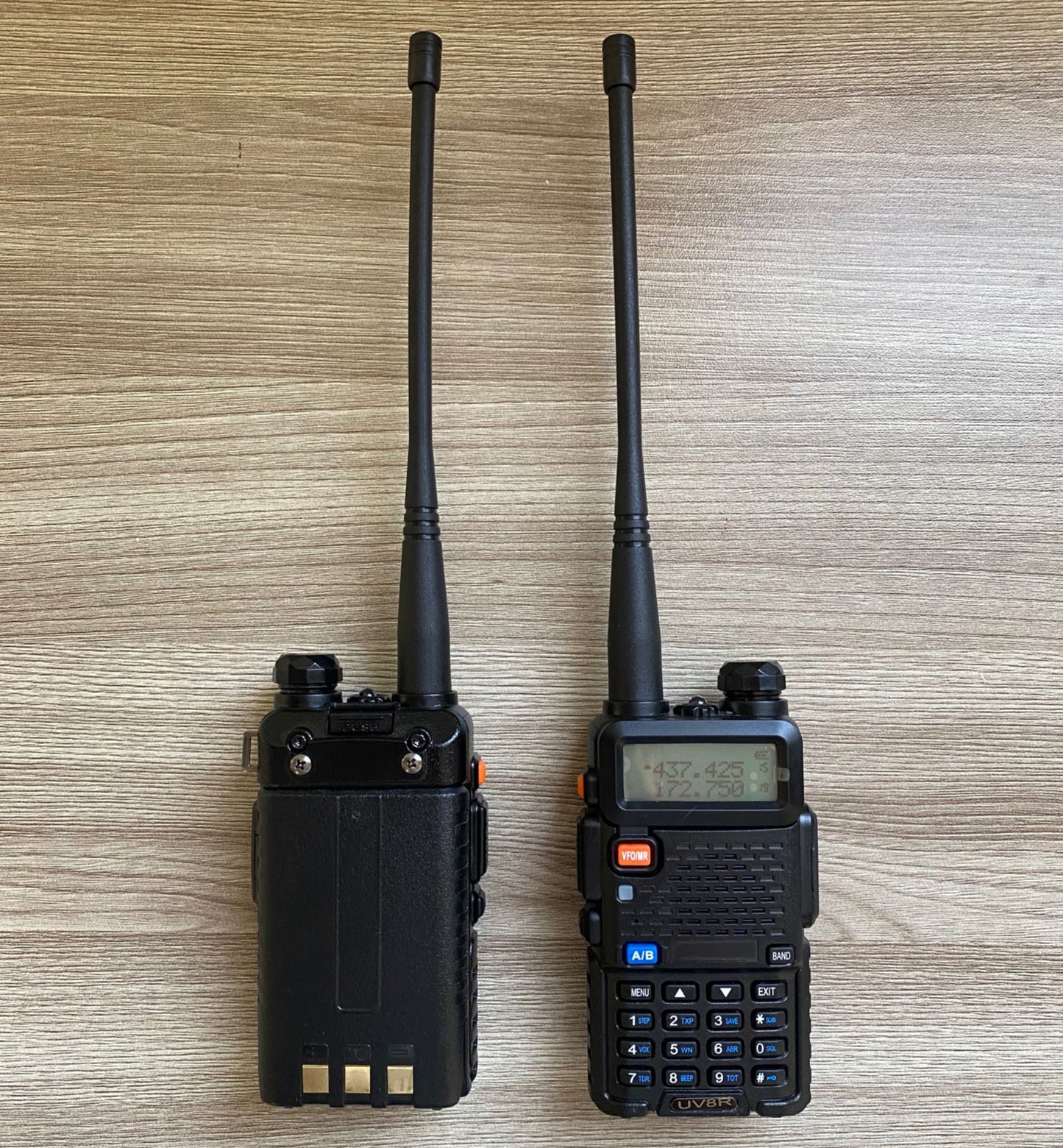 Radio walkie talkie UV-8R Wanneton (2 radios) Alcance promedio 5Km