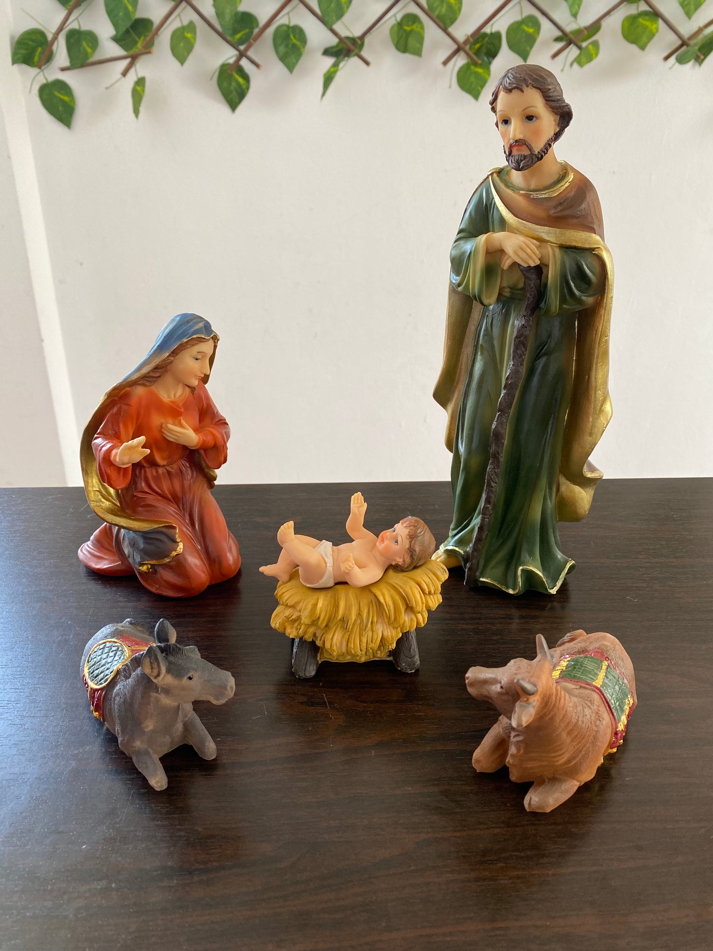 Nacimiento navideño 5 Piezas Pesebre navidad 29CM poliresina