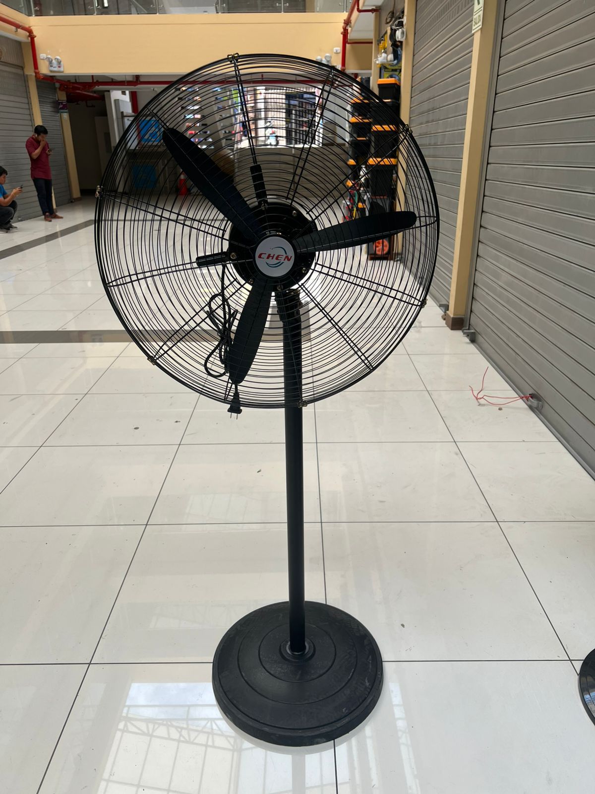 Ventilador industrial dos en uno de 20" giratorio 51cm diámetro