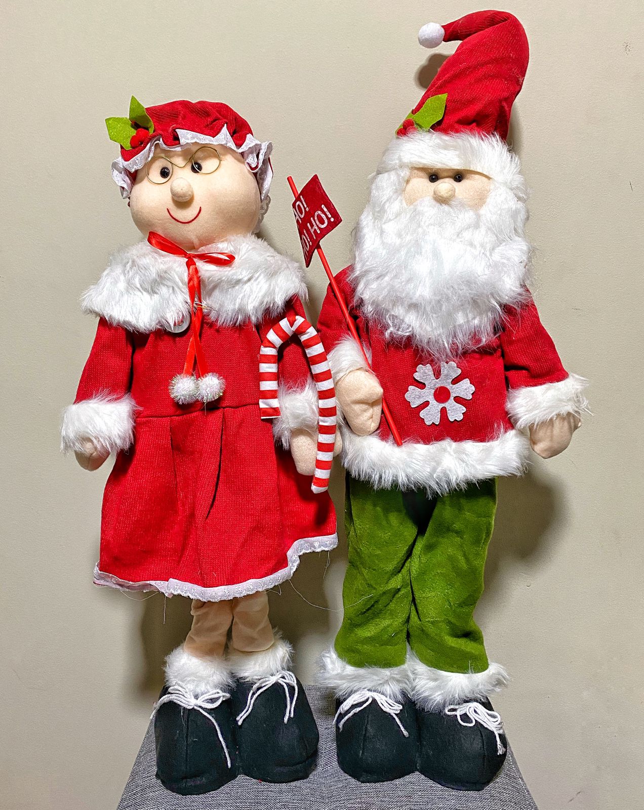 Muñecos navideños Papa Noel mamá Noela